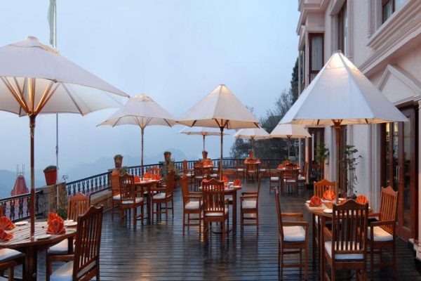 radisson-hotel-shimla-view-with-open-restruarant